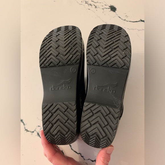 Dansko Women’s Clogs Silver (EU SIZE 39) NWOT - Picture 4 of 4